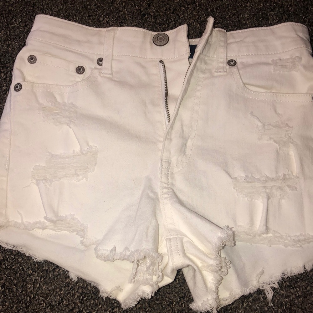 Small White Aeropostale high-rise shorts